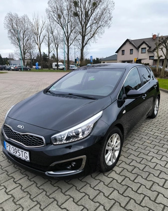 Kia Ceed cena 48900 przebieg: 87000, rok produkcji 2017 z Łomża małe 106